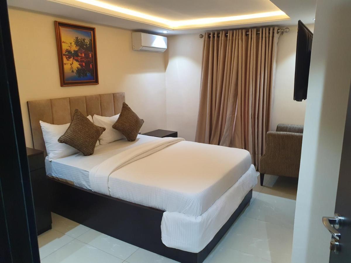 Choice Luxe Lagos Ikeja Esterno foto