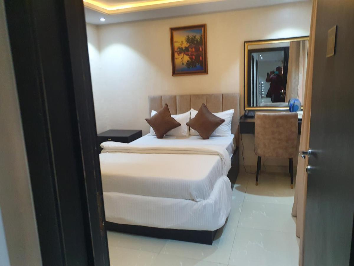 Choice Luxe Lagos Ikeja Esterno foto
