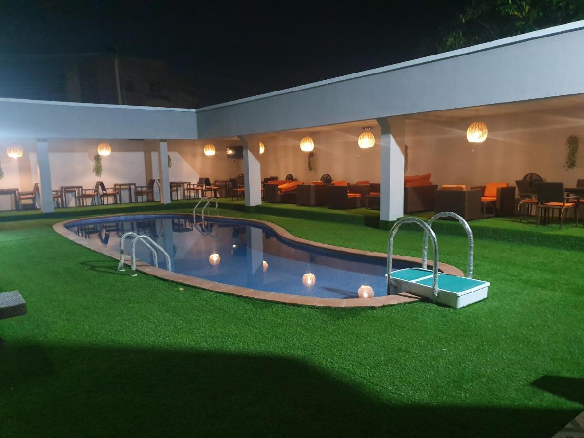 Choice Luxe Lagos Ikeja Esterno foto